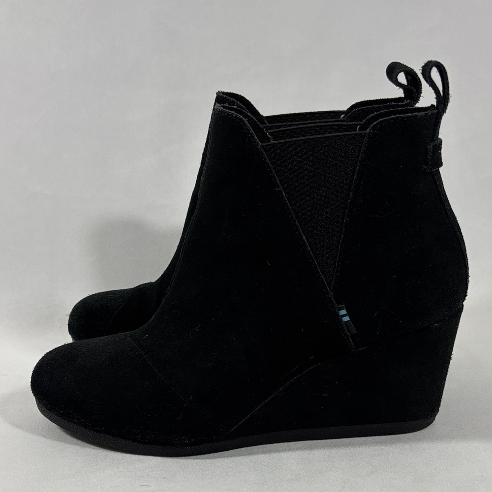 Toms Kelsey Black Wedge Ankle Suede Booties **